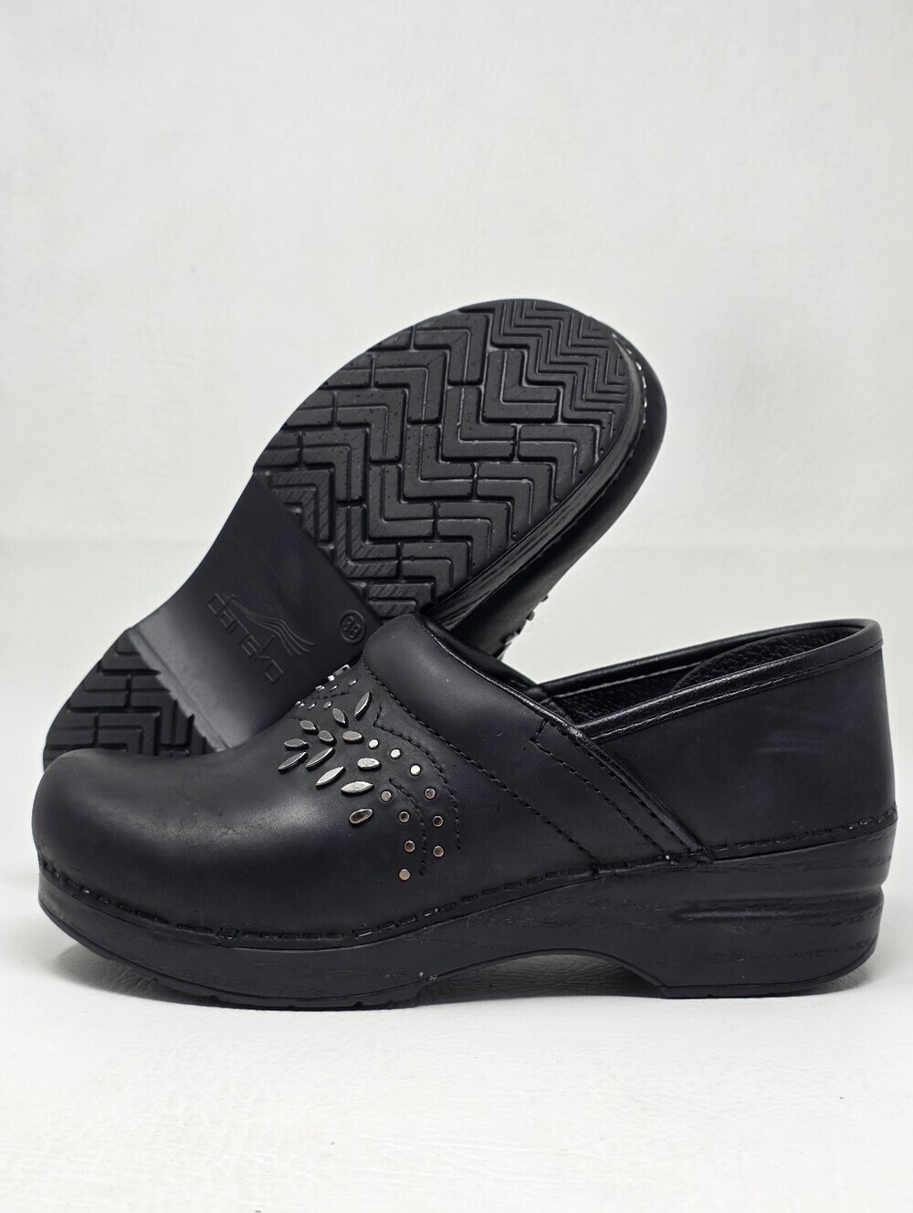 Dansko Black Leather Clogs Silver Metallic Bead Studded Womens Size EU 38 US 7.5